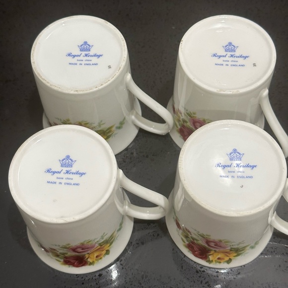 Vintage Royal Heritage Cabbage Rose Mugs Set Of 4 Made In England - Picture 3 of 4
